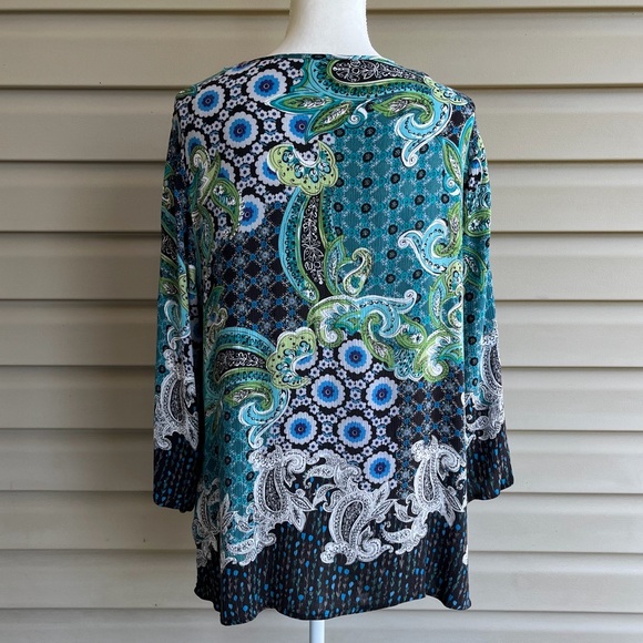 •Dress Barn• Long Sleeved Embellished Tunic Top - Size 1X - Picture 5 of 9